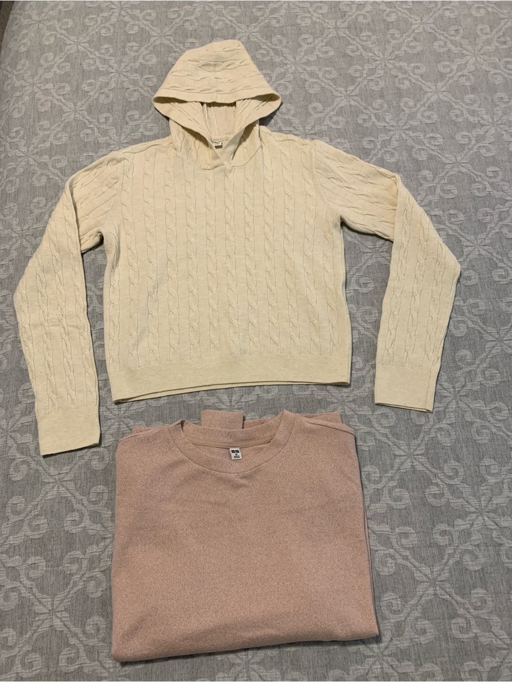 BUNDLE Uniqlo Cream Cable-Knit Hooded & Blush Pink Crewneck Sweater (Size XS)